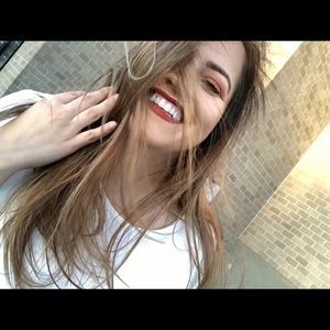 Meet your Posher, Priscila